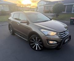 2014 Hyundai Santa Fe AWD Elite Limited – 7 Seater SUV