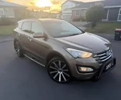 2014 Hyundai Santa Fe AWD Elite Limited – 7 Seater SUV